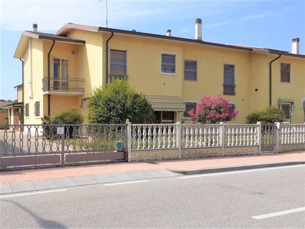 casa indipendente in vendita a Mantova in zona Formigosa