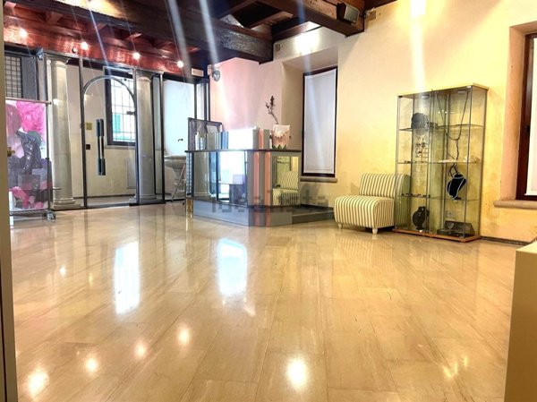 appartamento in vendita a Mantova in zona Centro Storico