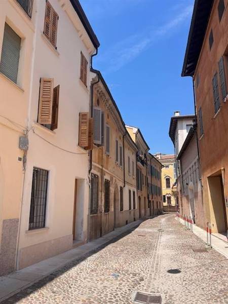 appartamento in vendita a Mantova in zona Centro Storico