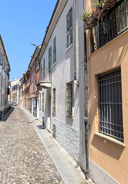 casa indipendente in vendita a Mantova in zona Centro Storico
