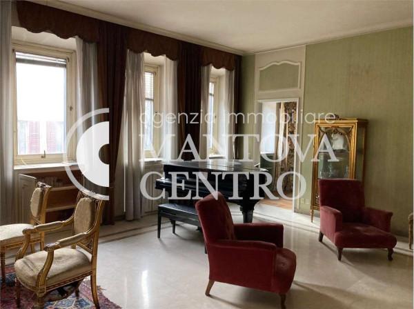 appartamento in vendita a Mantova in zona Centro Storico