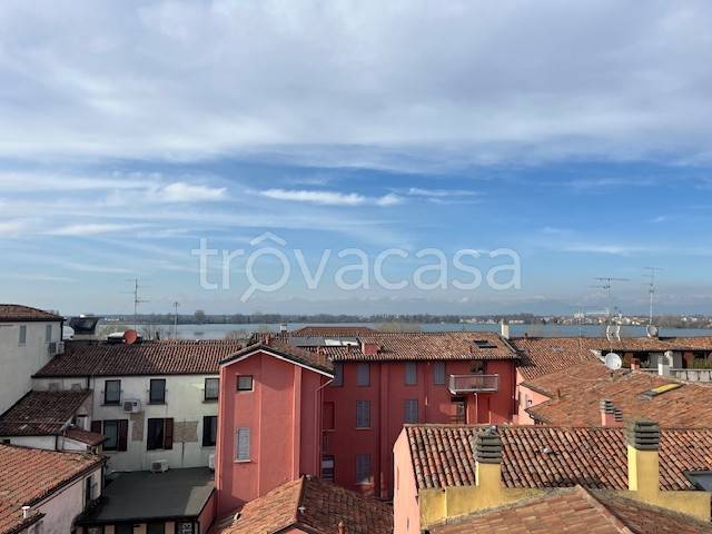 appartamento in vendita a Mantova in zona Centro Storico