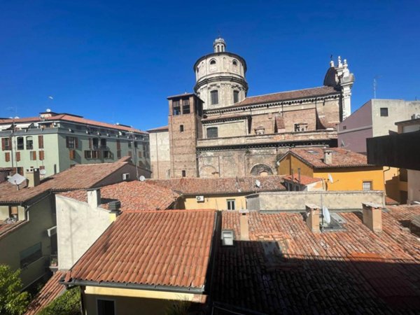 appartamento in vendita a Mantova in zona Centro Storico