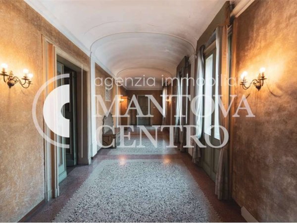 appartamento in vendita a Mantova in zona Centro Storico