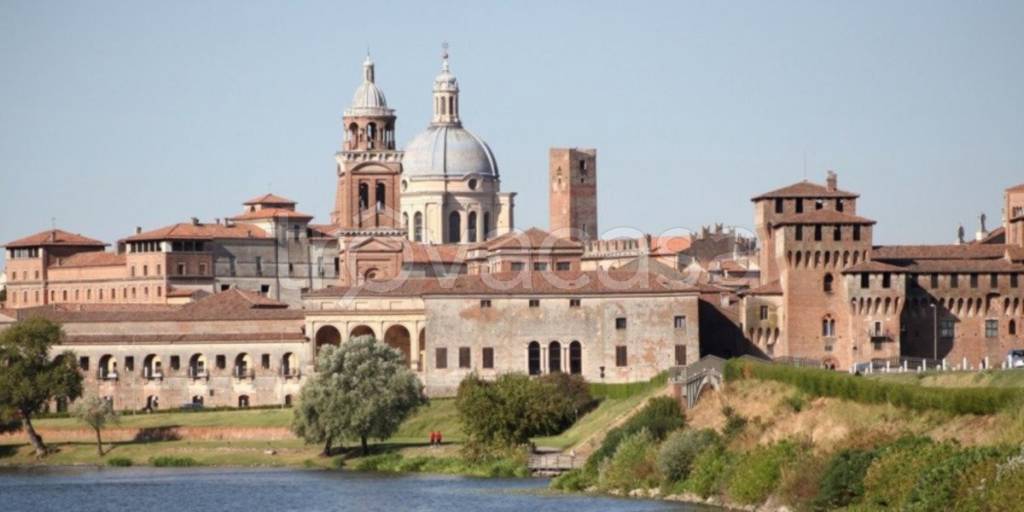 appartamento in vendita a Mantova in zona Centro Storico