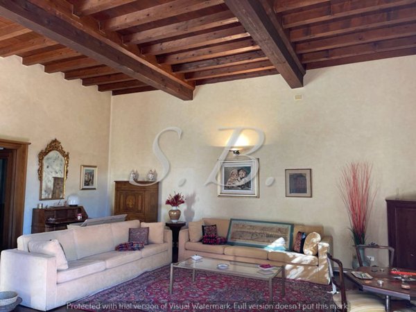 casa indipendente in vendita a Mantova in zona Centro Storico