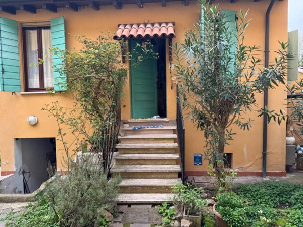 appartamento in vendita a Mantova in zona Centro Storico