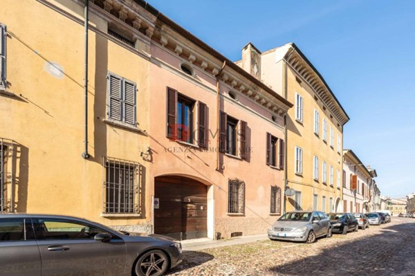 casa indipendente in vendita a Mantova in zona Corso Vittorio Emanuele II