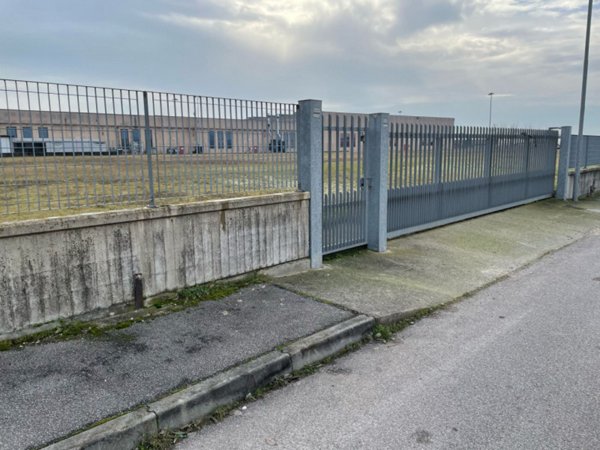 terreno edificabile in vendita a Mantova