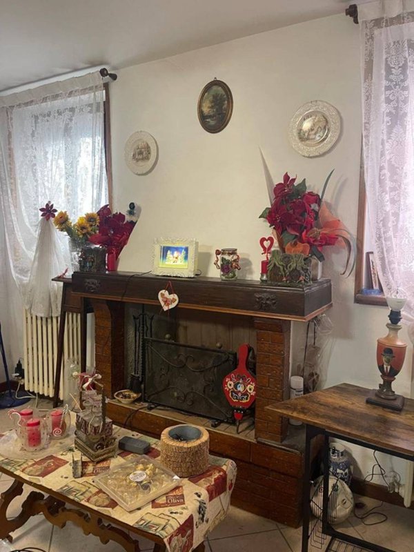 casa indipendente in vendita a Mantova in zona Centro Storico