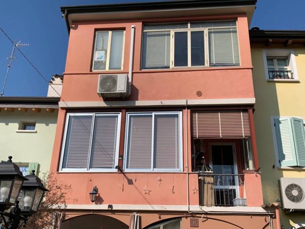 casa indipendente in vendita a Mantova in zona Centro Storico