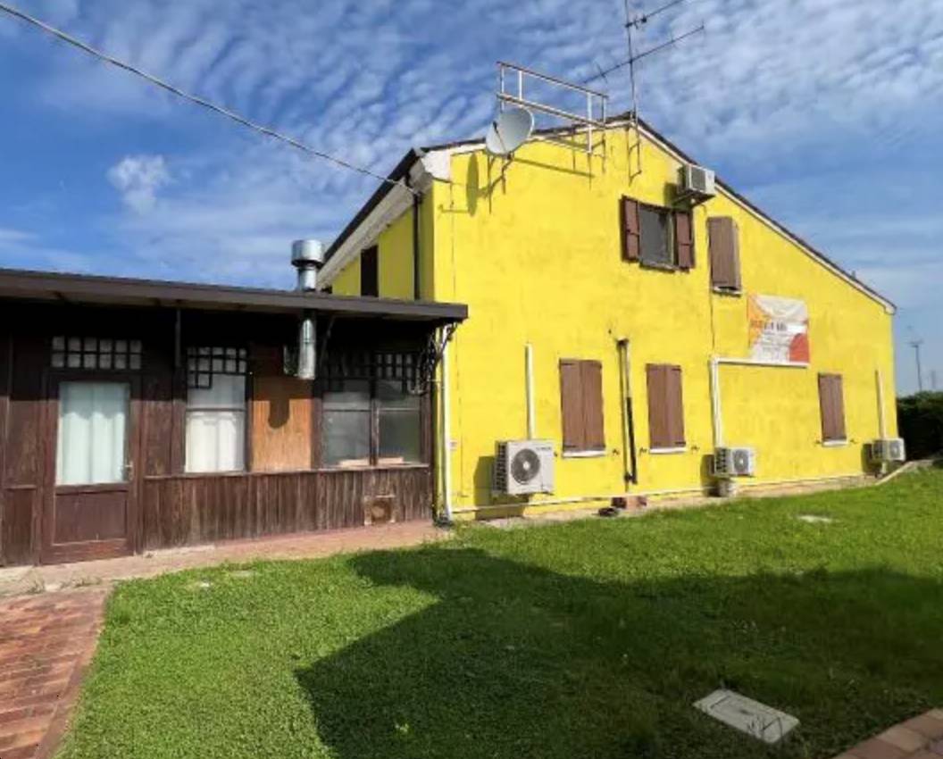 negozio in vendita a Mantova in zona Centro Storico