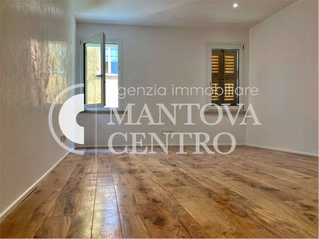 appartamento in vendita a Mantova in zona Centro Storico