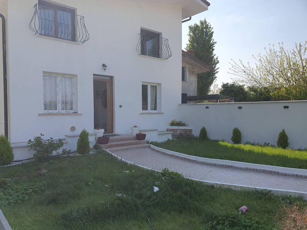 casa indipendente in vendita a Mantova in zona Centro Storico