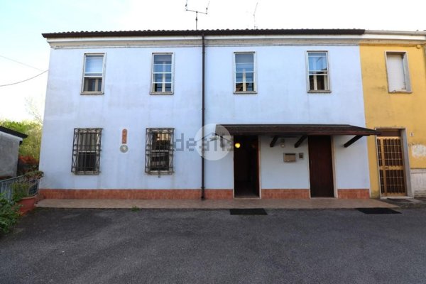 casa indipendente in vendita a Mantova in zona Formigosa