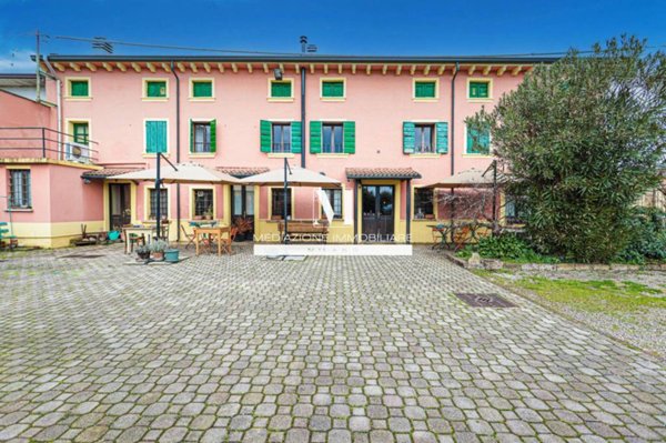 negozio in vendita a Mantova in zona Centro Storico