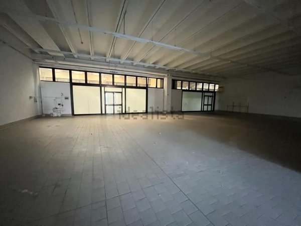 negozio in vendita a Mantova