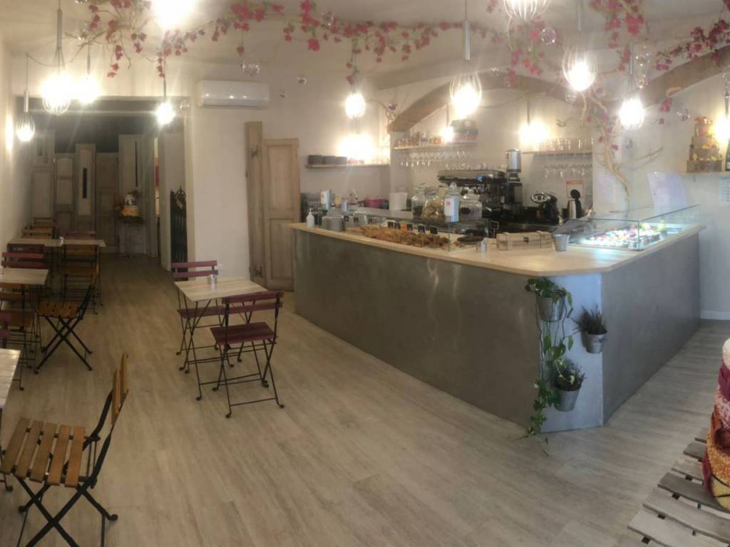 negozio in vendita a Mantova