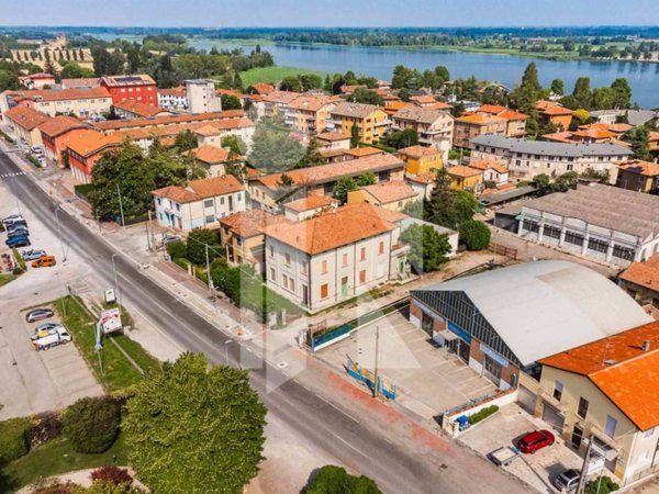 casa indipendente in vendita a Mantova in zona Belfiore