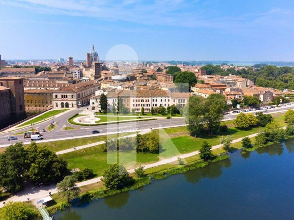 appartamento in vendita a Mantova in zona Centro Storico