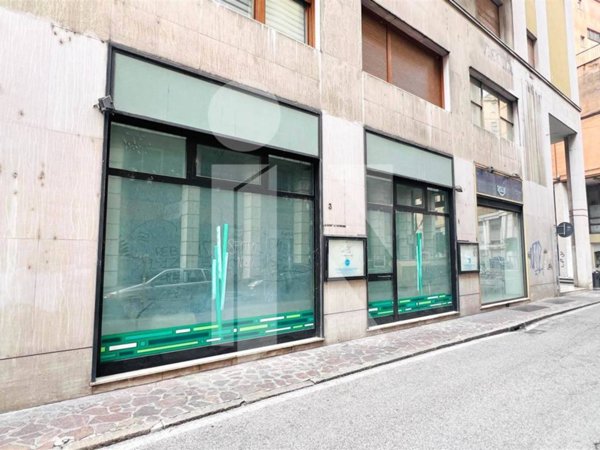 ufficio in vendita a Mantova in zona Centro Storico