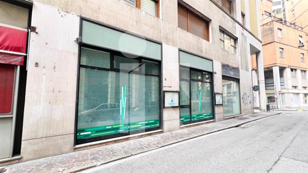 ufficio in vendita a Mantova in zona Centro Storico