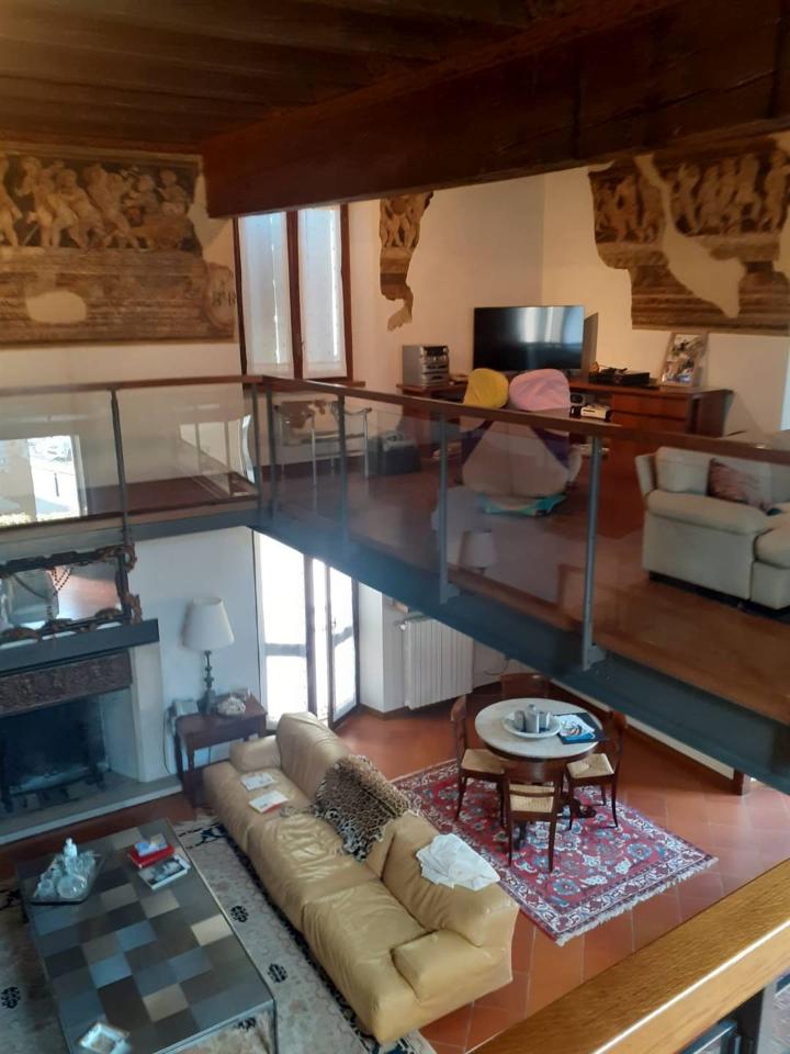 casa indipendente in vendita a Mantova in zona Centro Storico