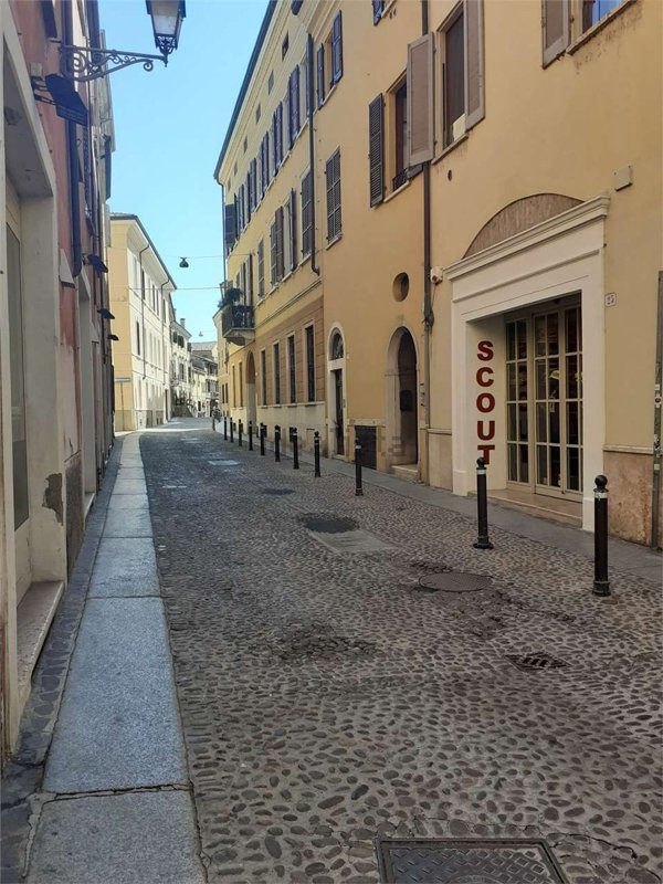 appartamento in vendita a Mantova in zona Centro Storico