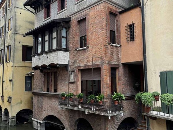 casa indipendente in vendita a Mantova