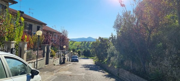 casa indipendente in vendita a Mantova in zona Castelnuovo