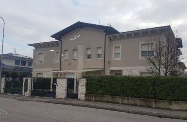 casa indipendente in vendita a Mantova