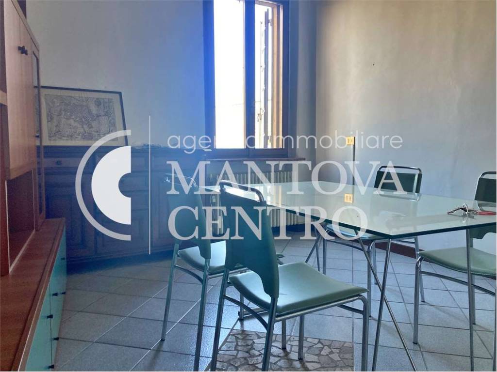 appartamento in vendita a Mantova in zona Centro Storico