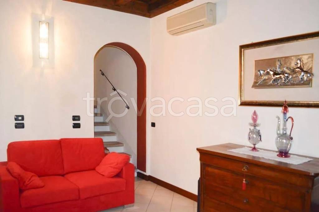 casa indipendente in vendita a Mantova in zona Centro Storico