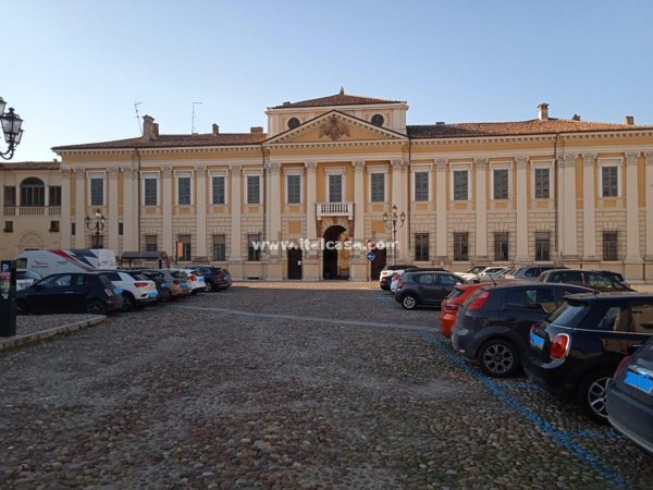 appartamento in vendita a Mantova in zona Centro Storico