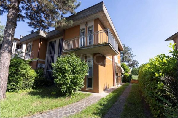 casa indipendente in vendita a Mantova in zona Strada Dosso del Corso