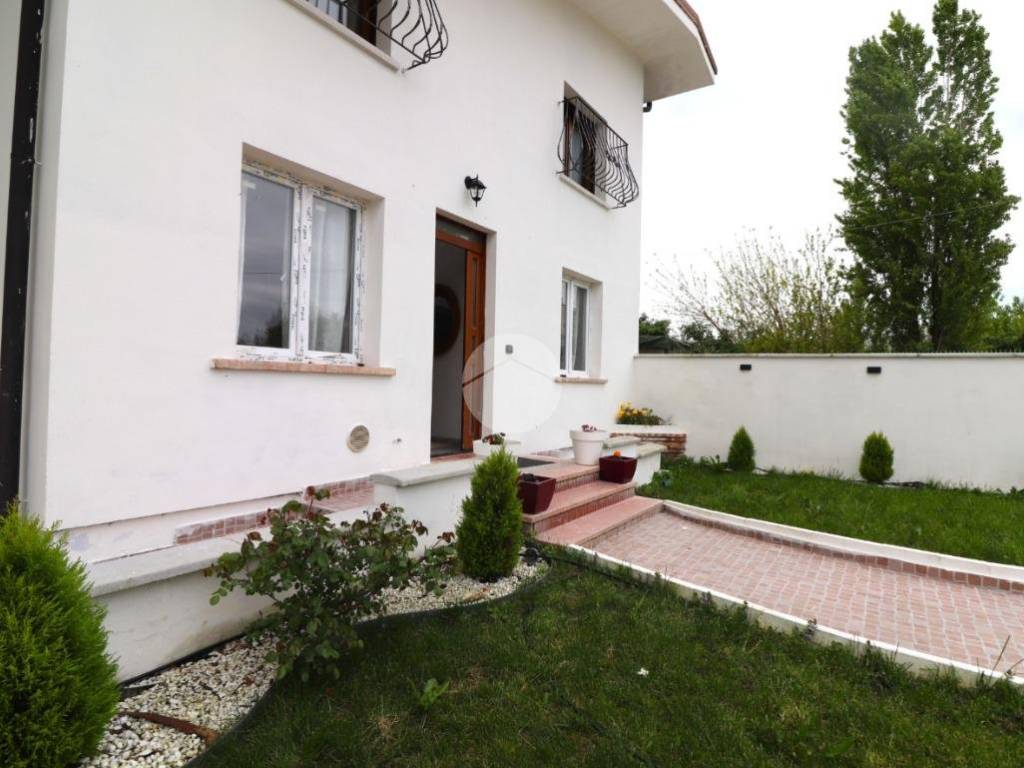 appartamento in vendita a Mantova in zona Lunetta-Frassino