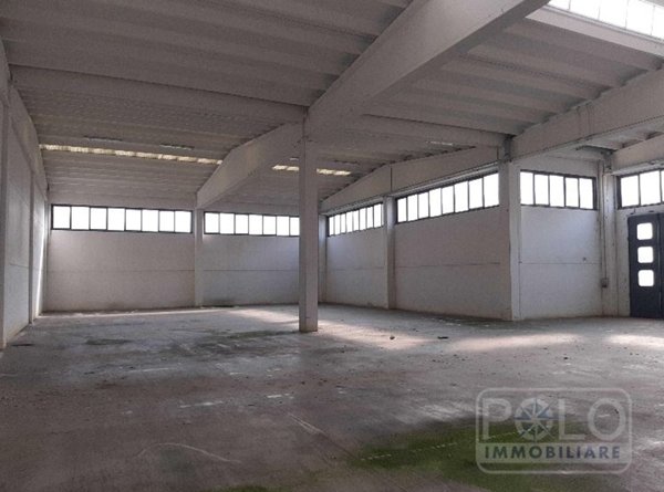 locale di sgombero in vendita a Mantova in zona Cittadella