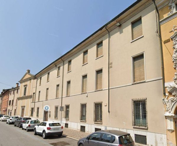 ufficio in vendita a Mantova in zona Centro Storico
