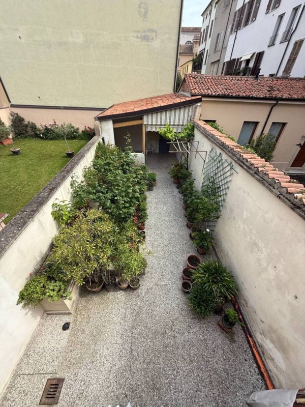 casa indipendente in vendita a Mantova in zona Centro Storico