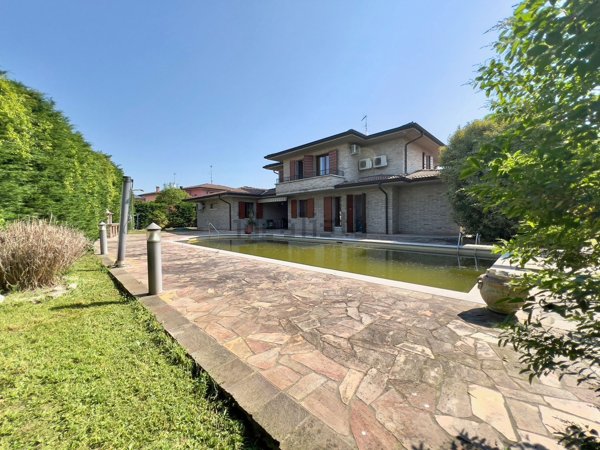 casa indipendente in vendita a Mantova