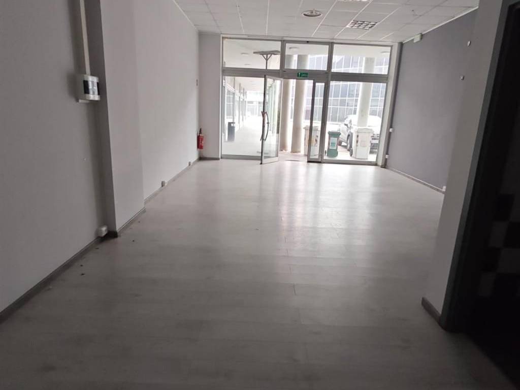 negozio in vendita a Mantova in zona Cittadella