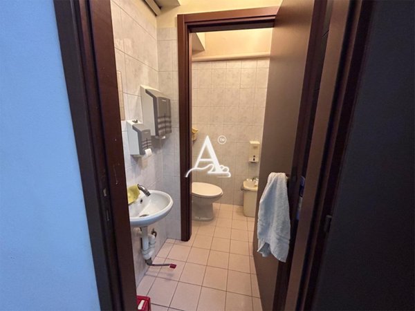 negozio in vendita a Mantova