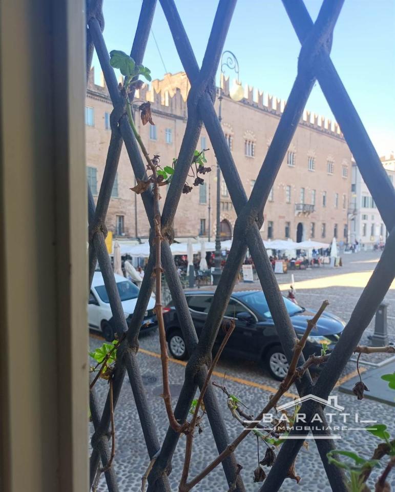 appartamento in vendita a Mantova in zona Centro Storico