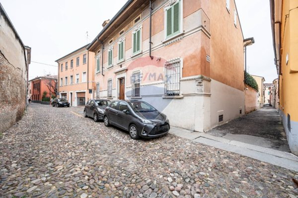appartamento in vendita a Mantova in zona Centro Storico