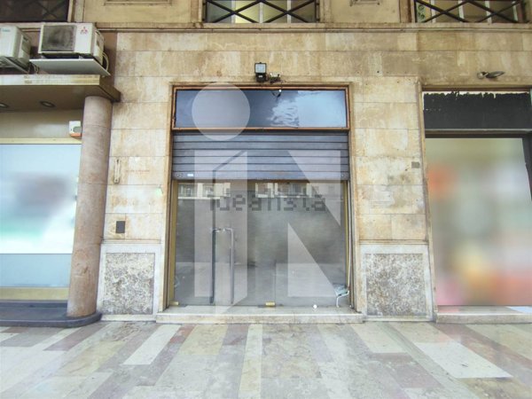 locale commerciale in vendita a Mantova