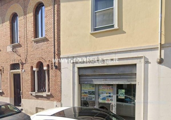 negozio in vendita a Mantova in zona Centro Storico