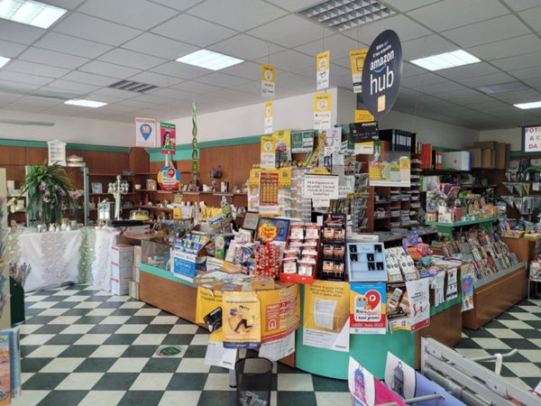 negozio in vendita a Mantova