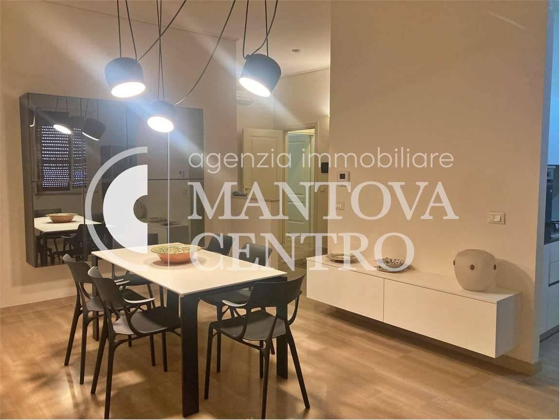 appartamento in vendita a Mantova in zona Centro Storico