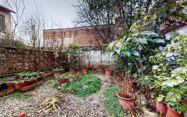 casa indipendente in vendita a Mantova in zona Centro Storico