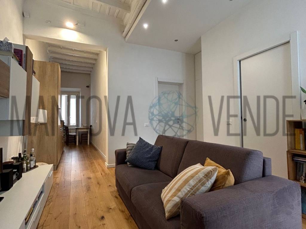 appartamento in vendita a Mantova in zona Centro Storico